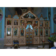 Иконостасы простые,резные из дерева,лакированные